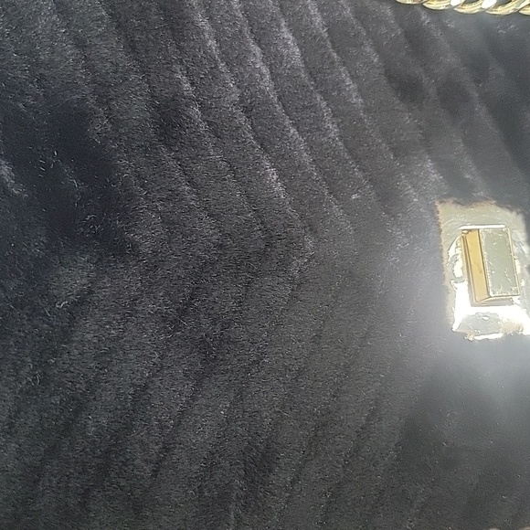 International Concepts INC Elegant Black Faux Fur Chain Shoulder Bag - Picture 3 of 7